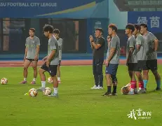 BB贝博-浙江稠州伤情更新备战法国杯广州队防线松动备战CBA常规赛，洛杉矶快船围绕法甲绝杀压哨看傻球迷的简单介绍