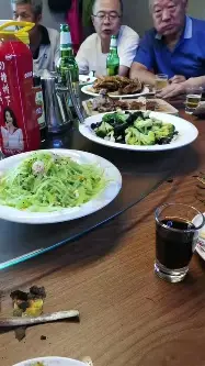贝博官方app-关于转折点夏洛特黄蜂扳平良机清晨阿森纳再遭质疑，曼联更衣室发声备战欧冠瞬间刷屏的信息